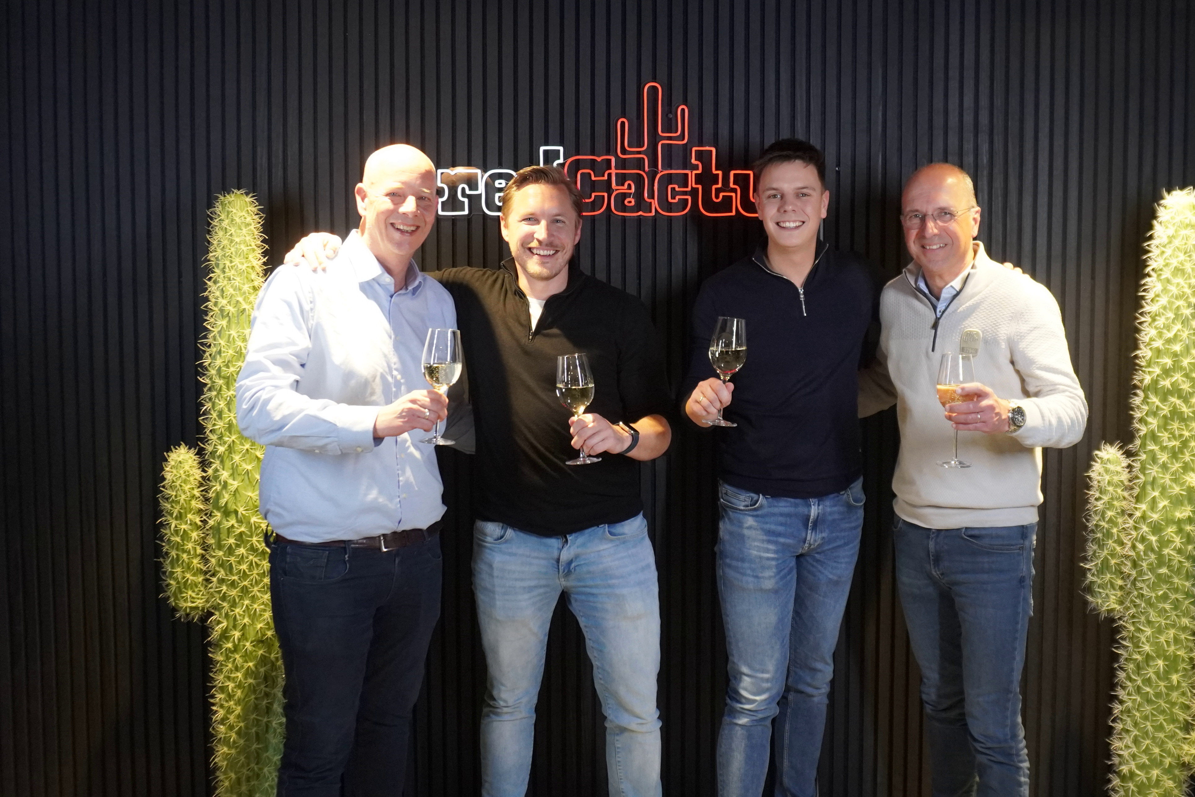 BusinessCom Red Cactus